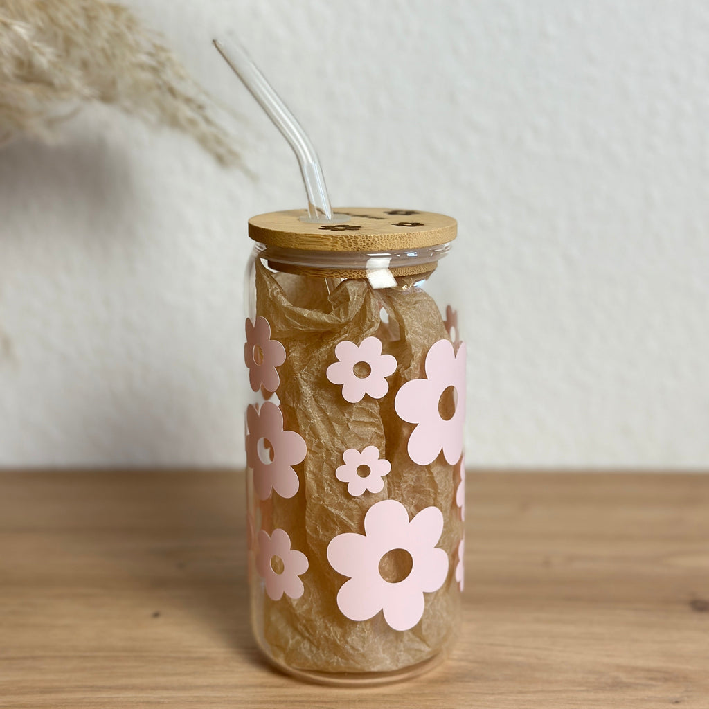 Glasbecher_Daisy_pastell_piggypink_mit_Strohhalm_gebogen