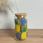 Glasbecher_Früchte_Ananas_mit_Strohhalm_gerade