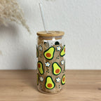 Glasbecher_Früchte_Avocado_mit_Strohhalm_gerade