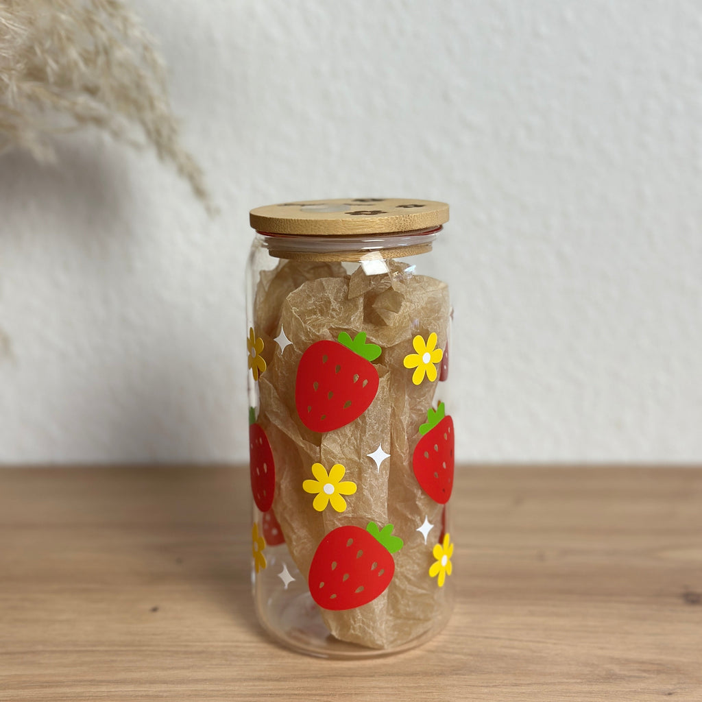 Glasbecher_Früchte_Erdbeeren_Blumen_ohne_Strohhalm