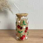Glasbecher_Früchte_Kirschen_Herz_mit_Strohhalm_gebogen