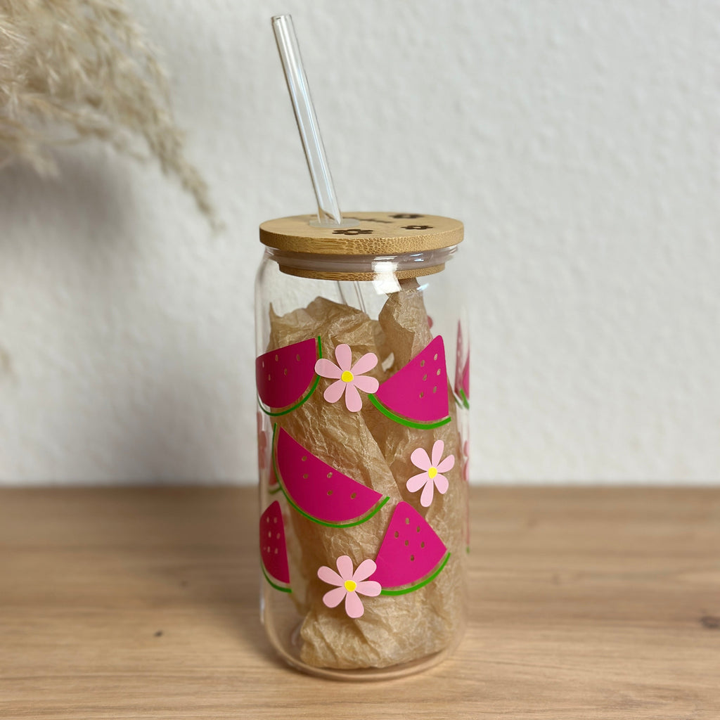 Glasbecher_Früchte_Wassermelone_Blume_mit_Strohhalm_gerade