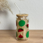 Glasbecher_Früchte_Wassermelone_mit_Strohhalm_gebogen