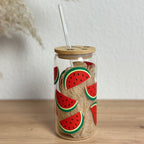 Glasbecher_Früchte_Wassermelonenscheiben_mit_Strohhalm_gerade