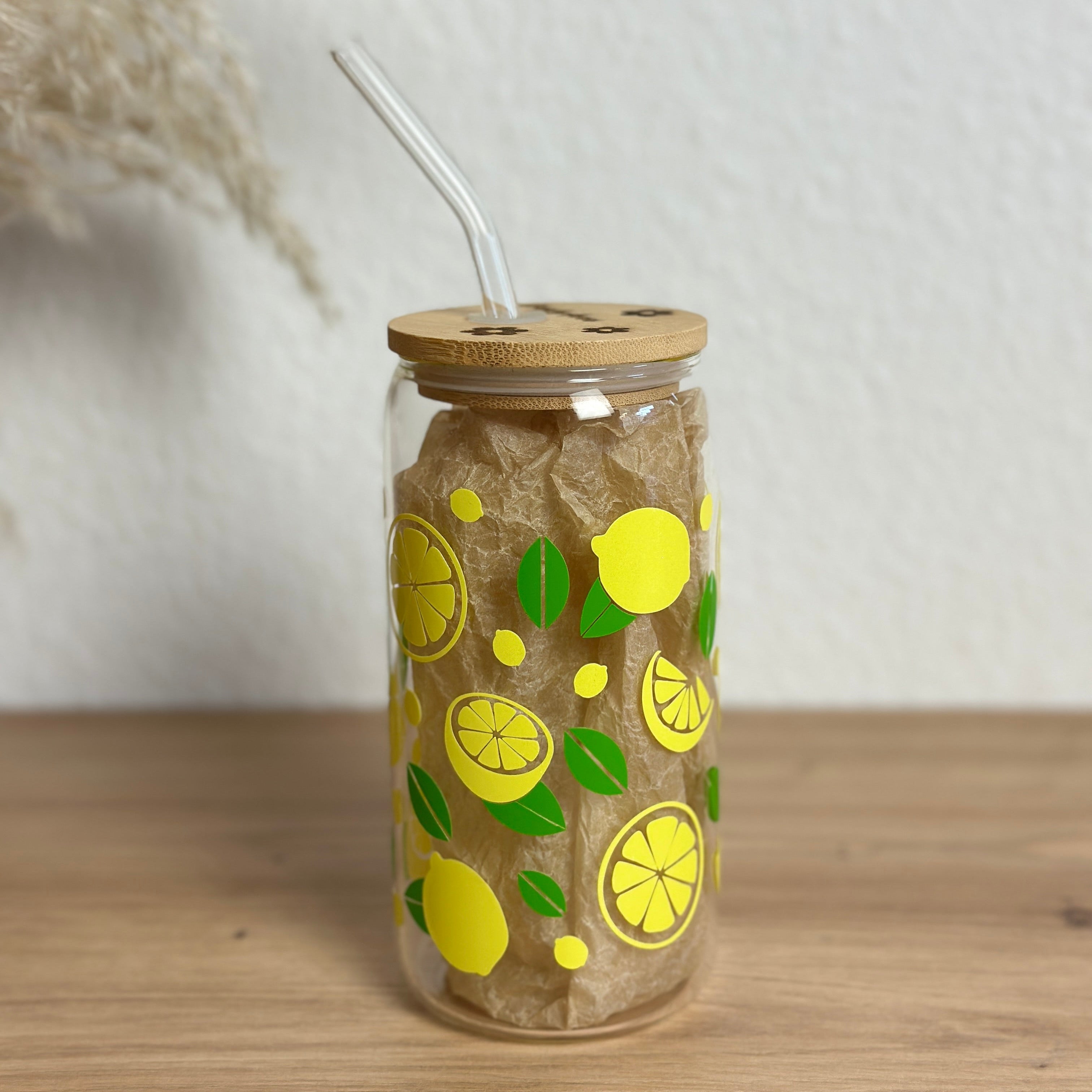 Glasbecher_Früchte_Zitronen mit Blatt_mit_Strohhalm_gebogen