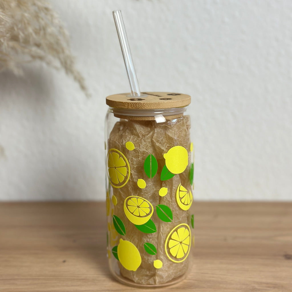 Glasbecher_Früchte_Zitronen mit Blatt_mit_Strohhalm_gerade
