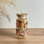 Glasbecher mit Halloween-Howdy-Geister-Design und Cowboyhüten, mit gebogenem Glasstrohhalm und Bambusdeckel, 500 ml Smoothie-Glas von Momentwerk Studio