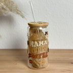 Glasbecher_Mama_Needs_Coffee_braun_mit_Strohhalm_gerade