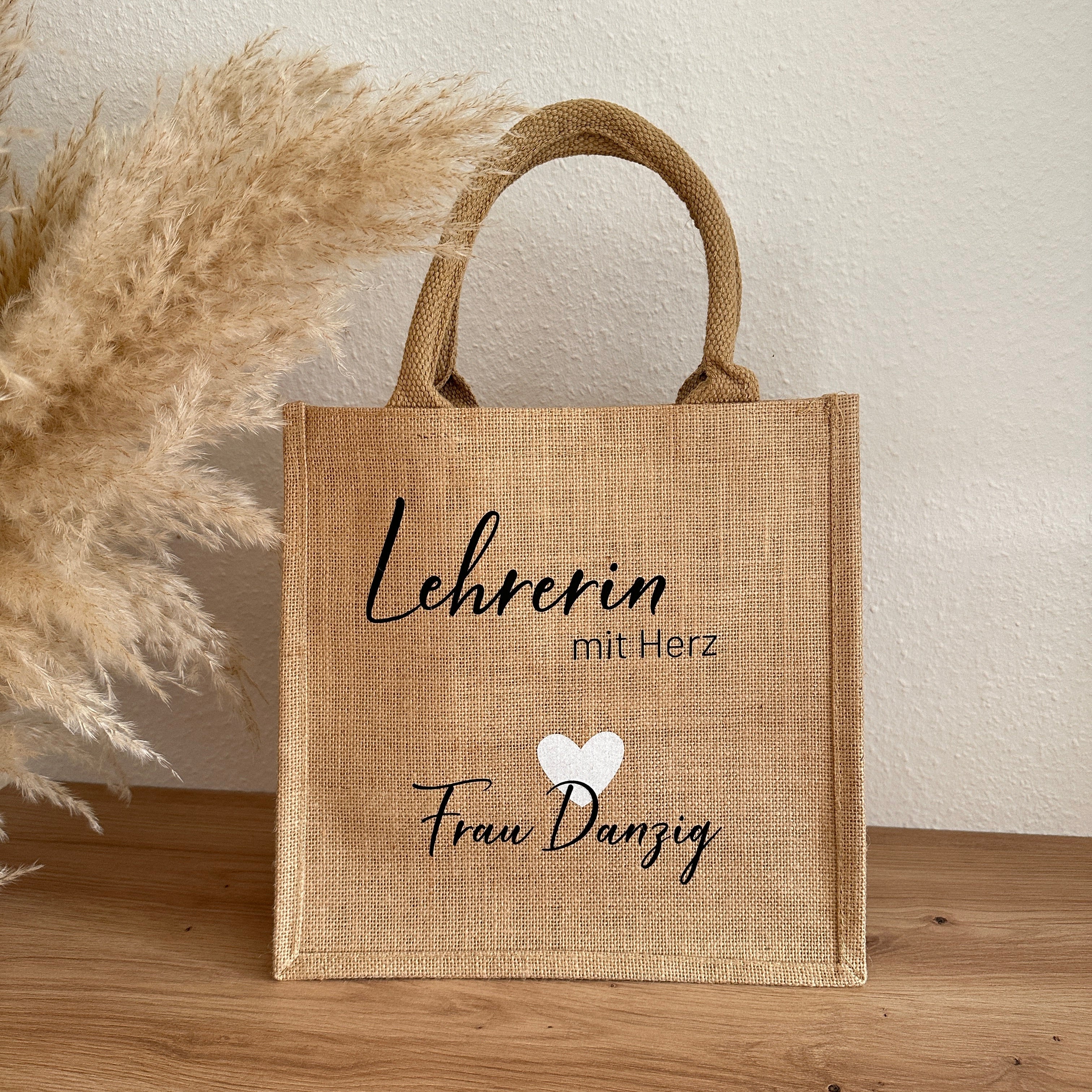 Tasche_Jute_mittel_lehrerin_mit_herz_weiss_glitzer_frau danzig