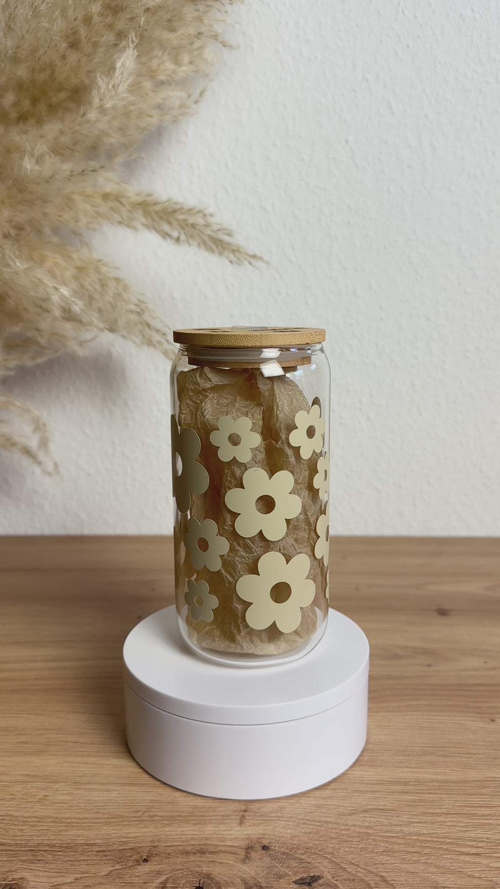 Glasbecher_Daisy_beige_ohne_Strohhalm_Video