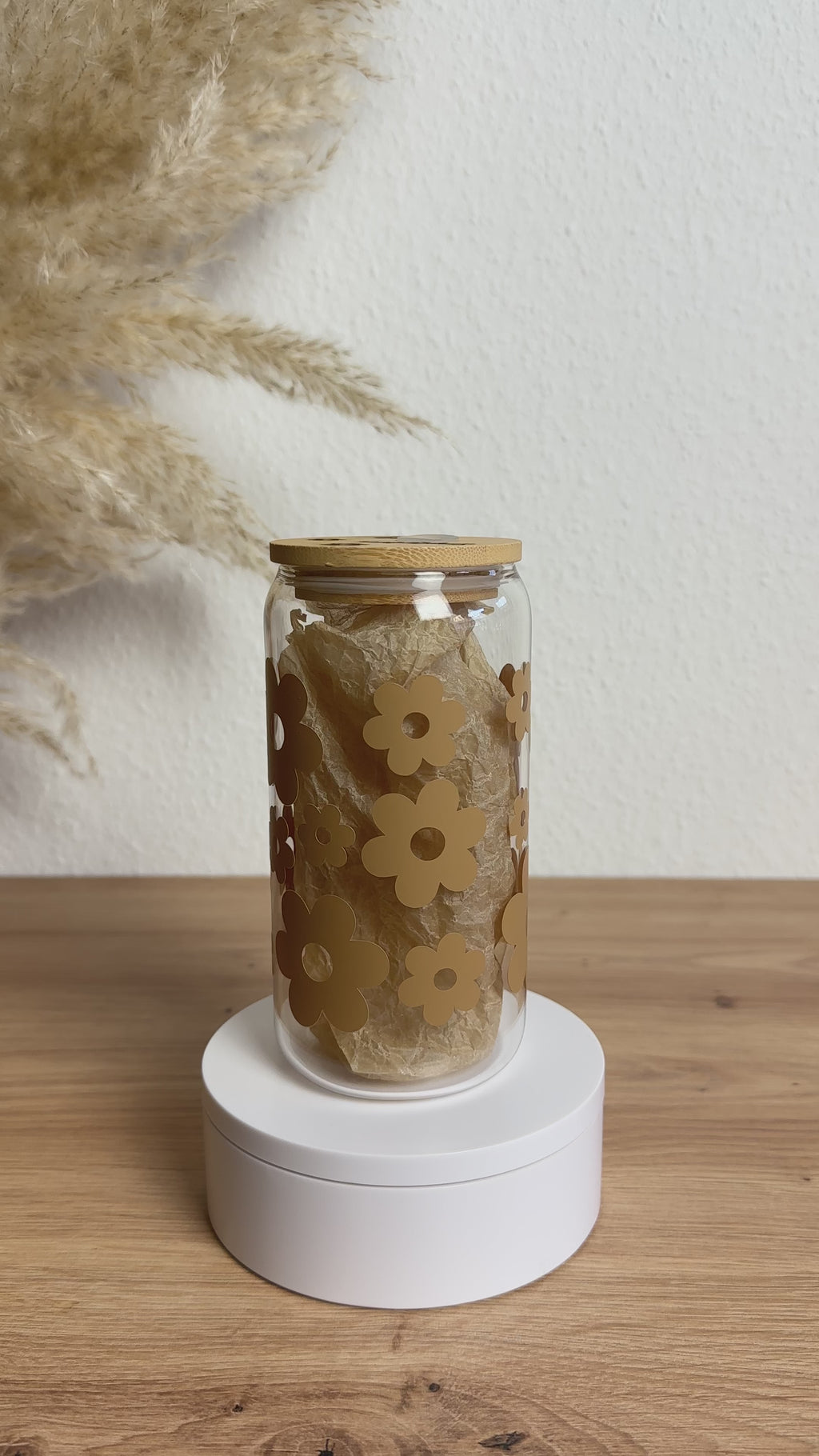 Glasbecher_Daisy_hellbraun_ohne_Strohhalm_Video