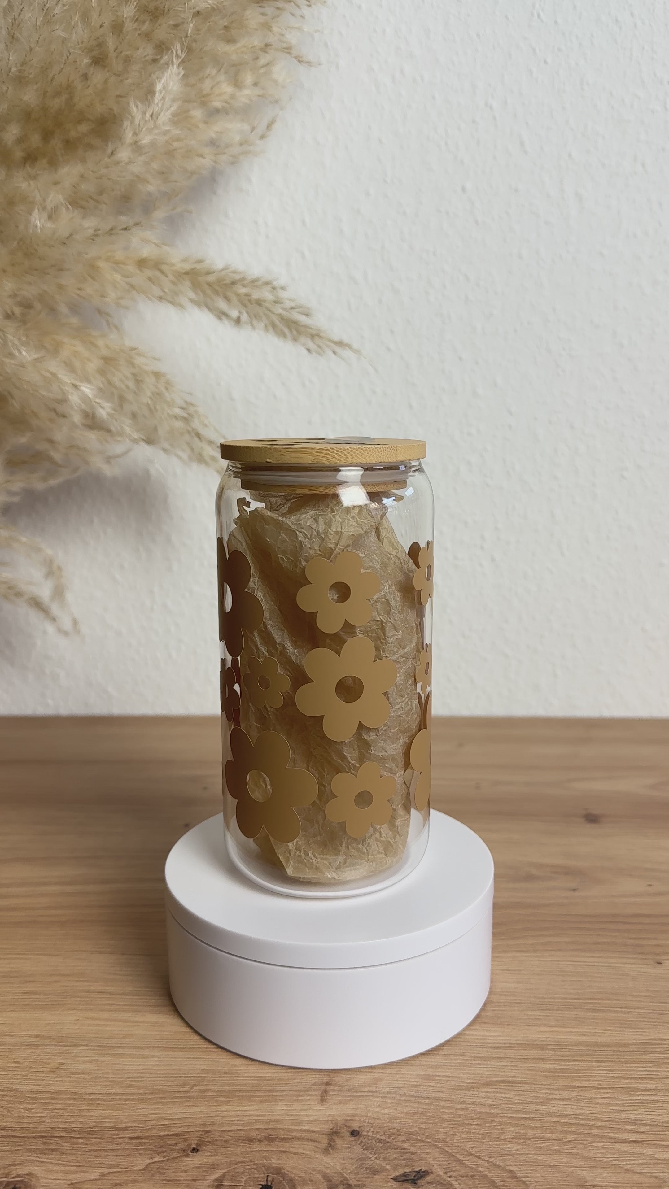 Glasbecher_Daisy_hellbraun_ohne_Strohhalm_Video