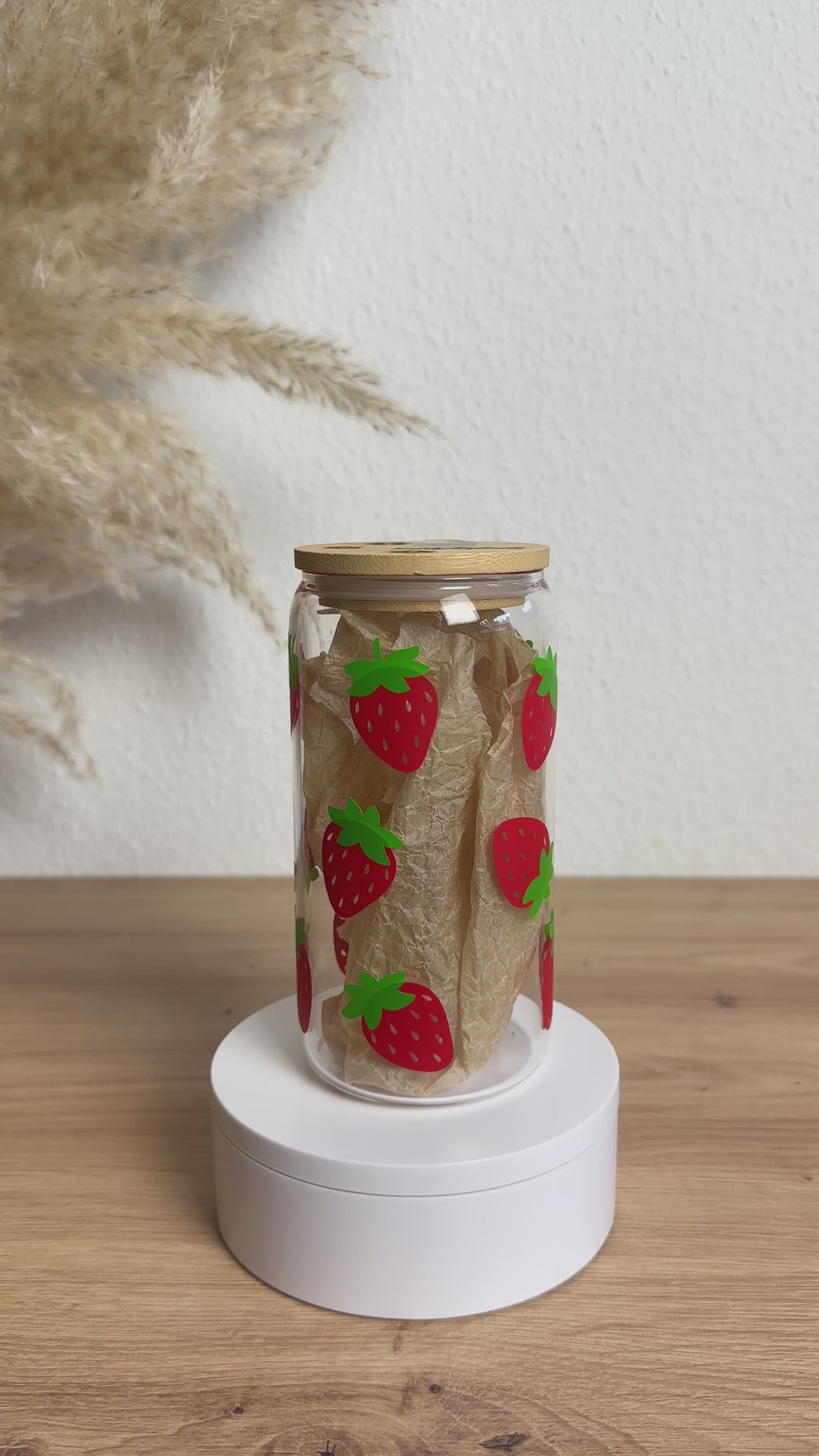 Glasbecher_Früchte_Erdbeeren_ohne_Strohhalm_Video