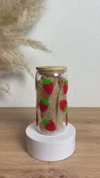 Glasbecher_Früchte_Erdbeeren_ohne_Strohhalm_Video