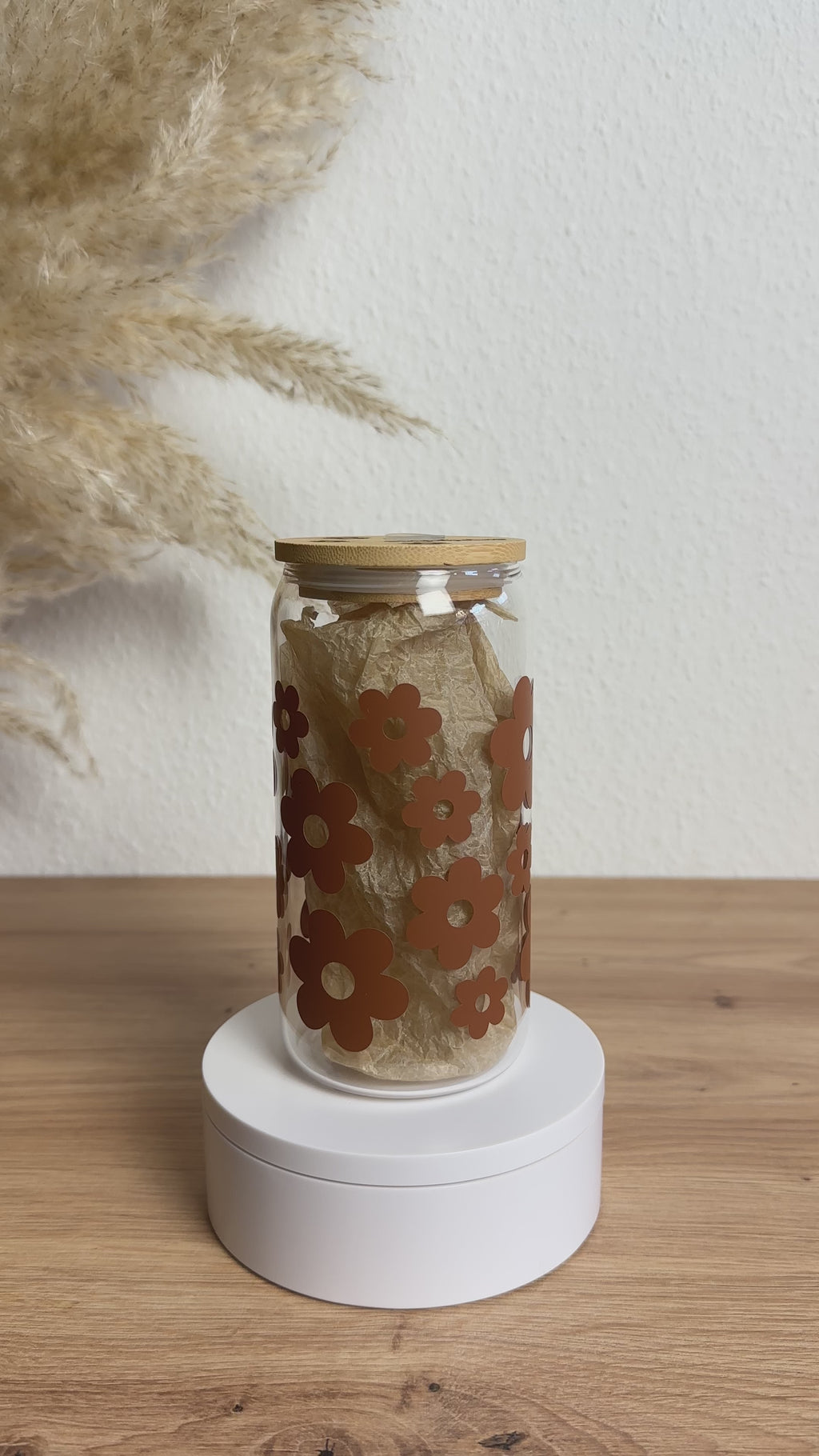 Glasbecher_Daisy_lehmbraun_ohne_Strohhalm_Video