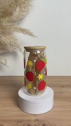 Glasbecher_Früchte_Erdbeeren_Blumen_ohne_Strohhalm_Video