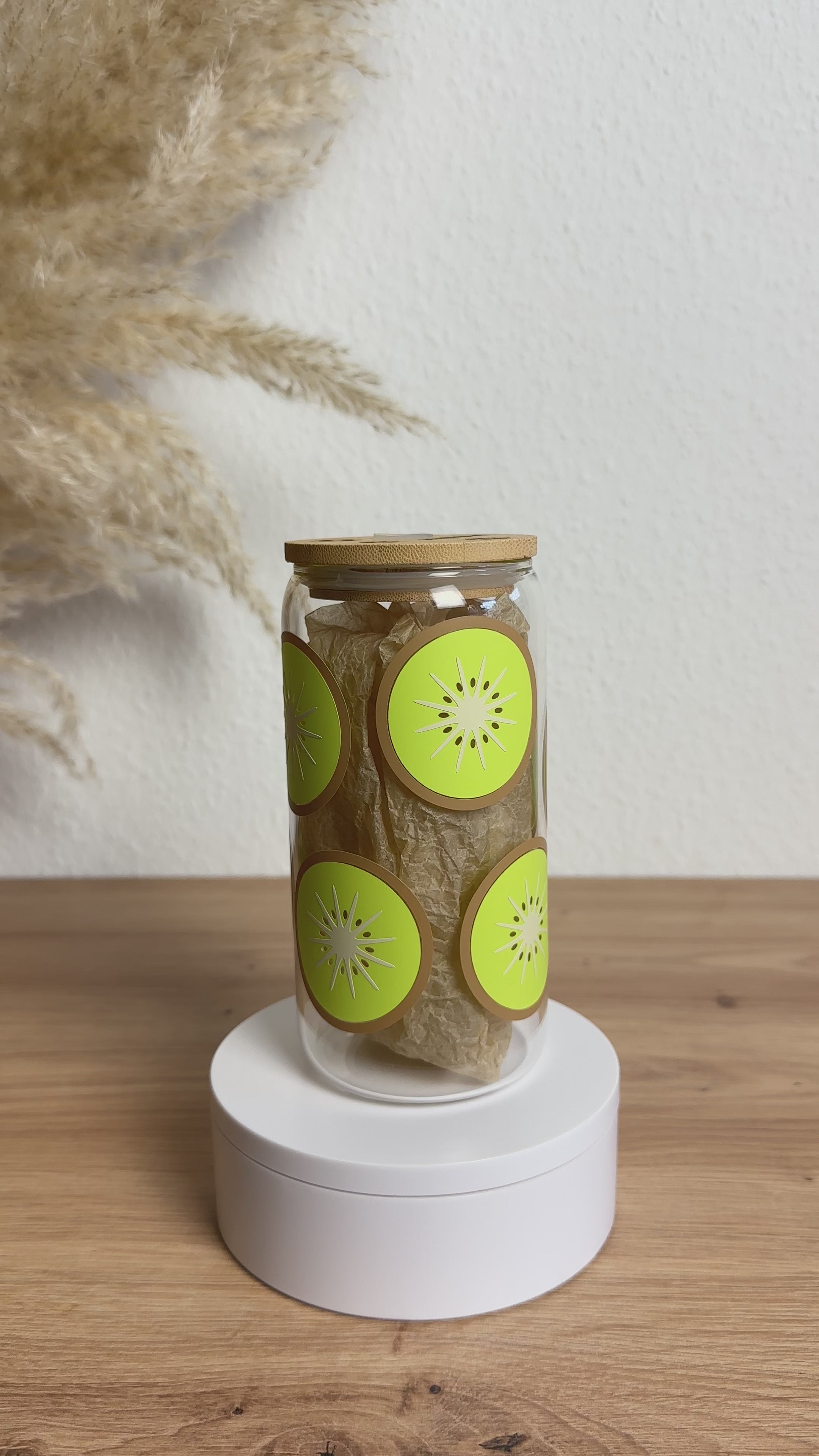 Glasbecher_Früchte_Kiwi_ohne_Strohhalm_Video