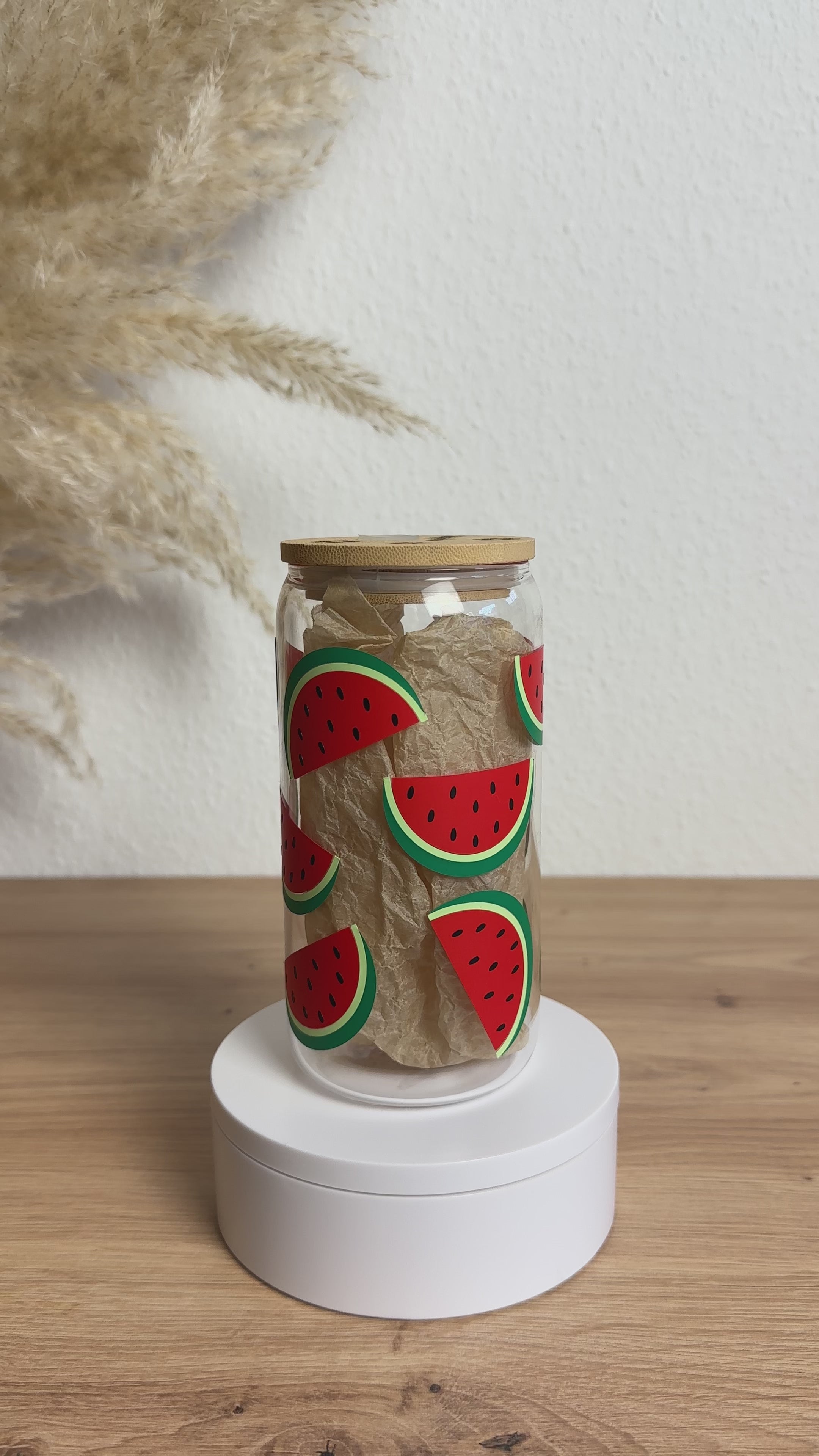 Glasbecher_Früchte_Wassermelonenscheiben_ohne_Strohhalm_Video